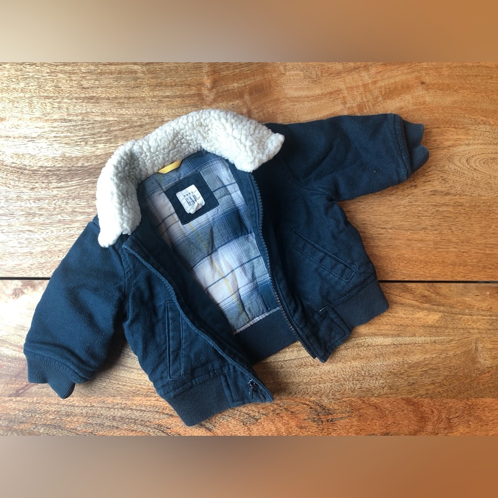Baby gap Sherpa collared jacket!